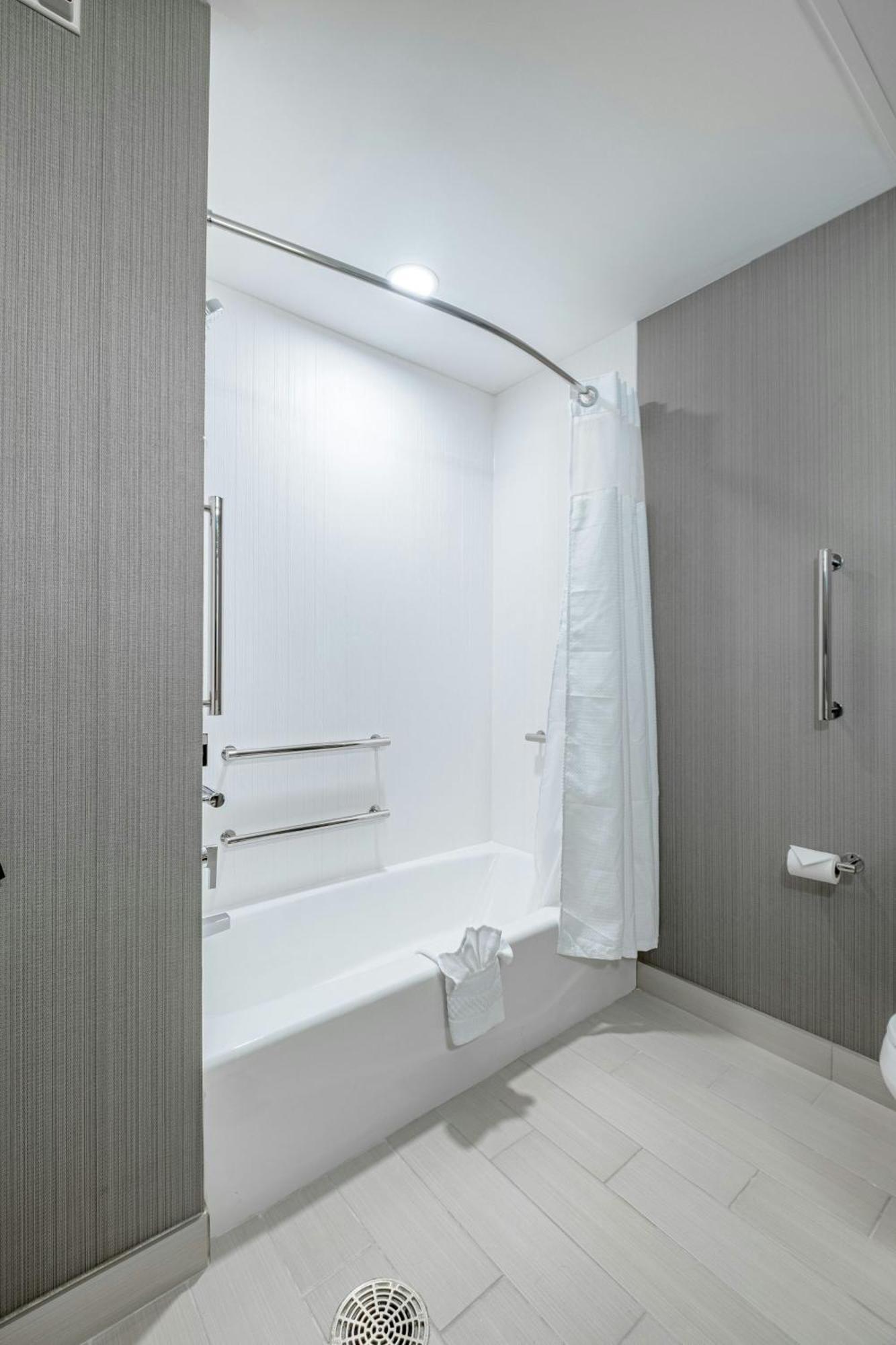 Courtyard By Marriott Toledo West Hotel Ngoại thất bức ảnh