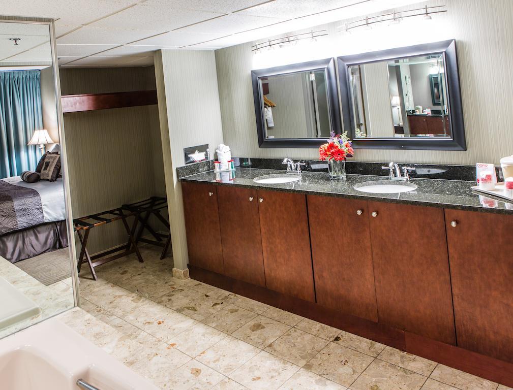 Courtyard By Marriott Toledo West Hotel Ngoại thất bức ảnh