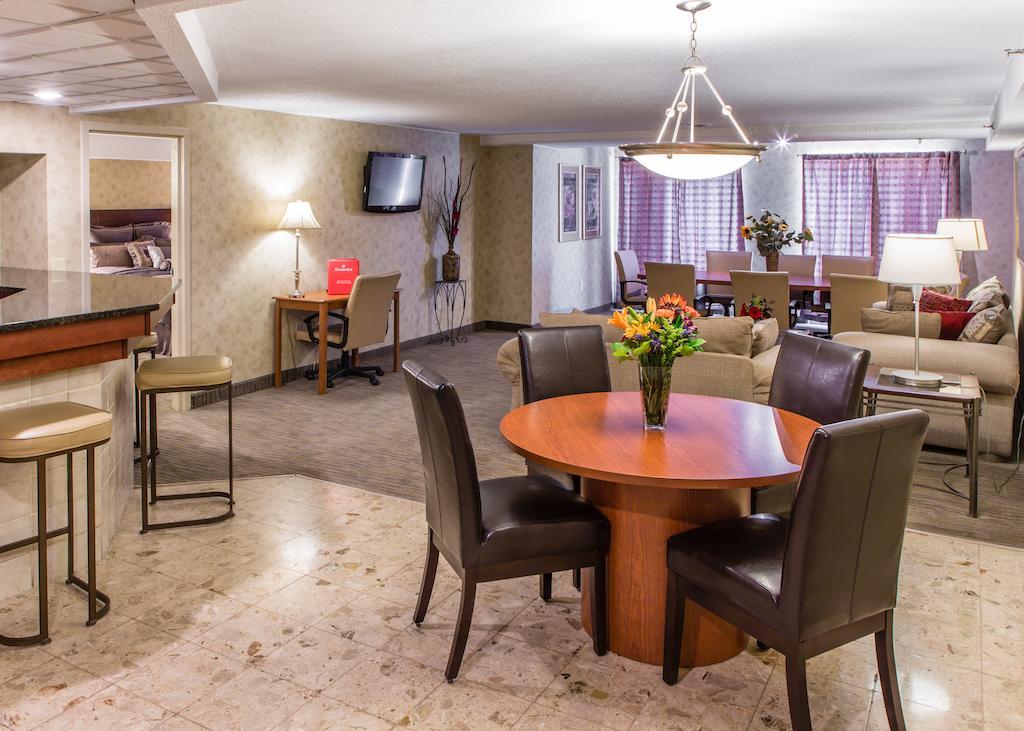 Courtyard By Marriott Toledo West Hotel Ngoại thất bức ảnh