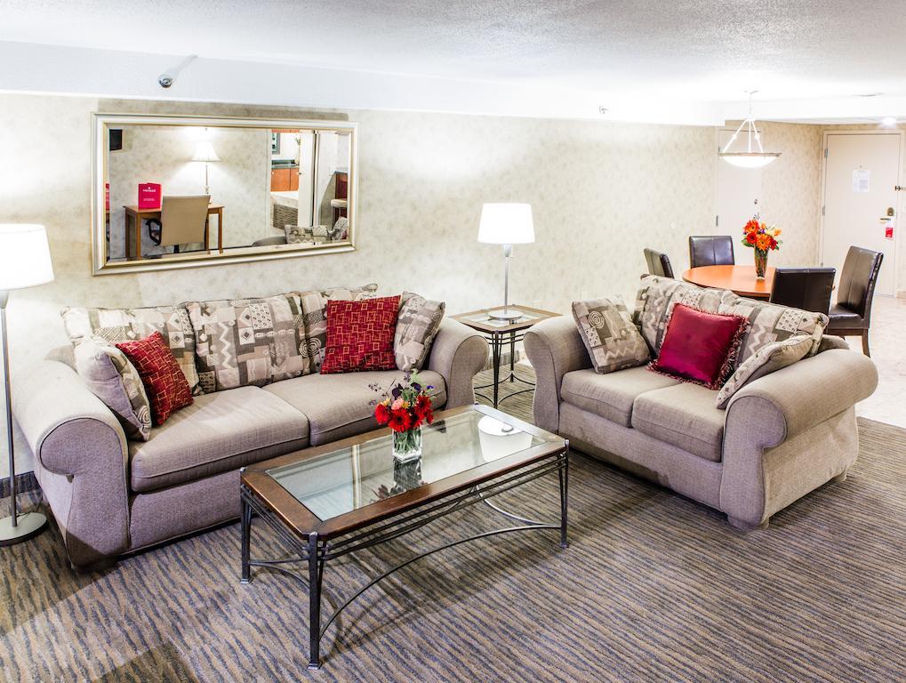 Courtyard By Marriott Toledo West Hotel Ngoại thất bức ảnh